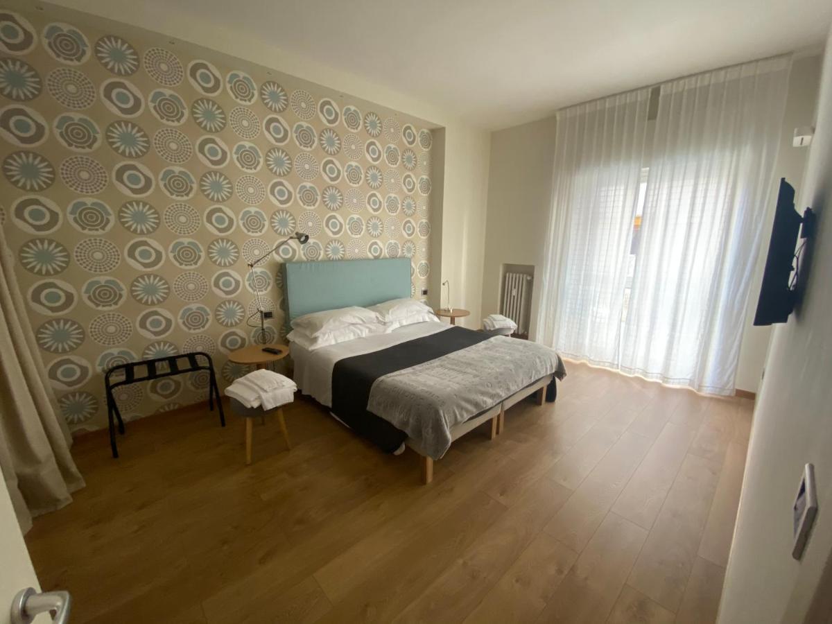 Ferienwohnung 70'S Luxury Cavour Bari Exterior foto